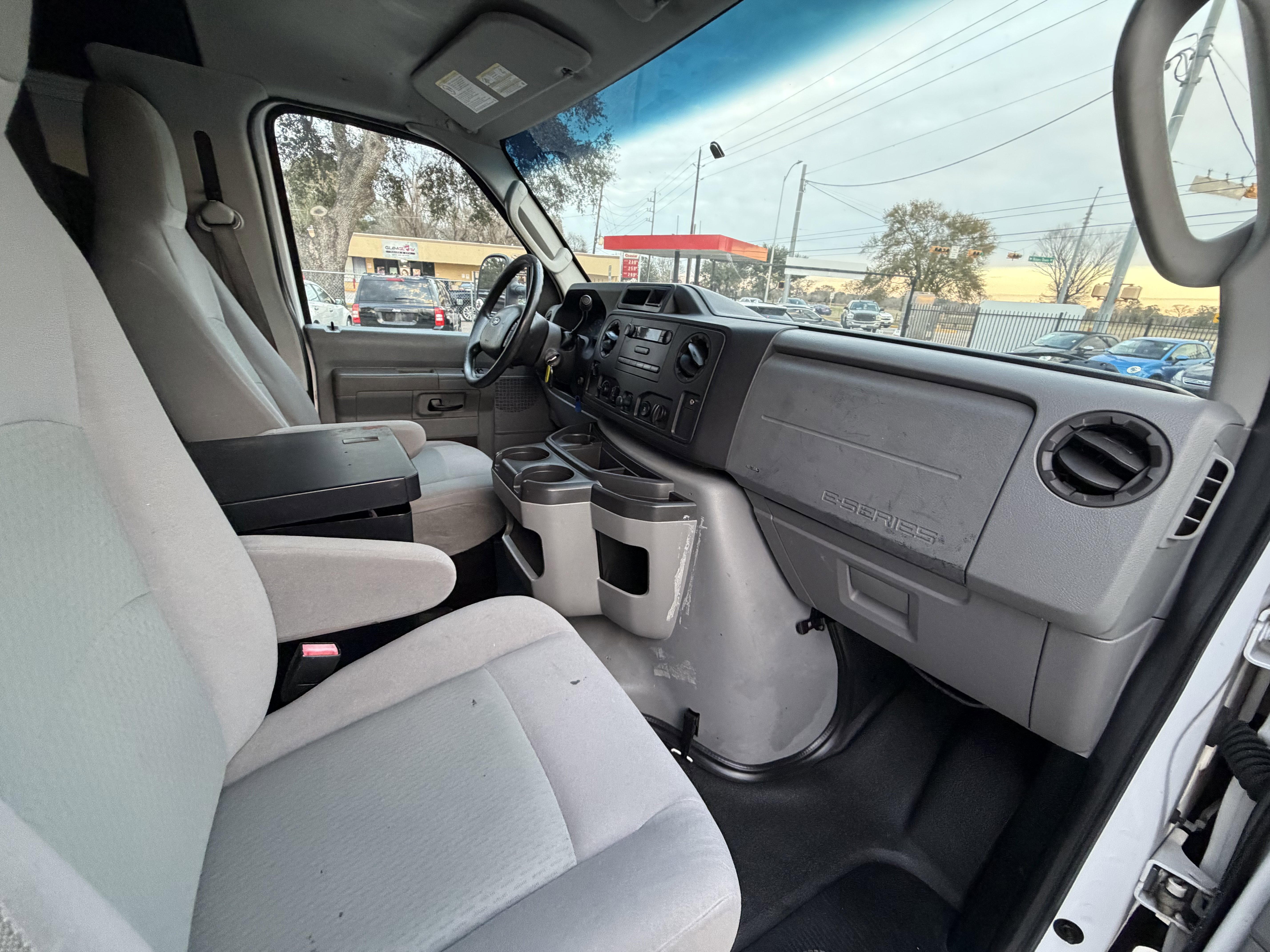 Used 2012 Ford E-250 and Econoline 250 w/ PWR Group RWD image 15