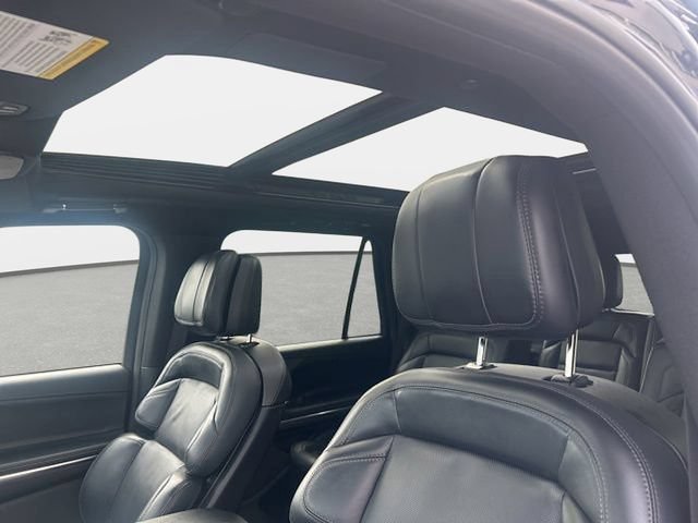 New 2026 Lincoln Navigator Reserve w/ Jet Appearance Package AWD/4WD image 14
