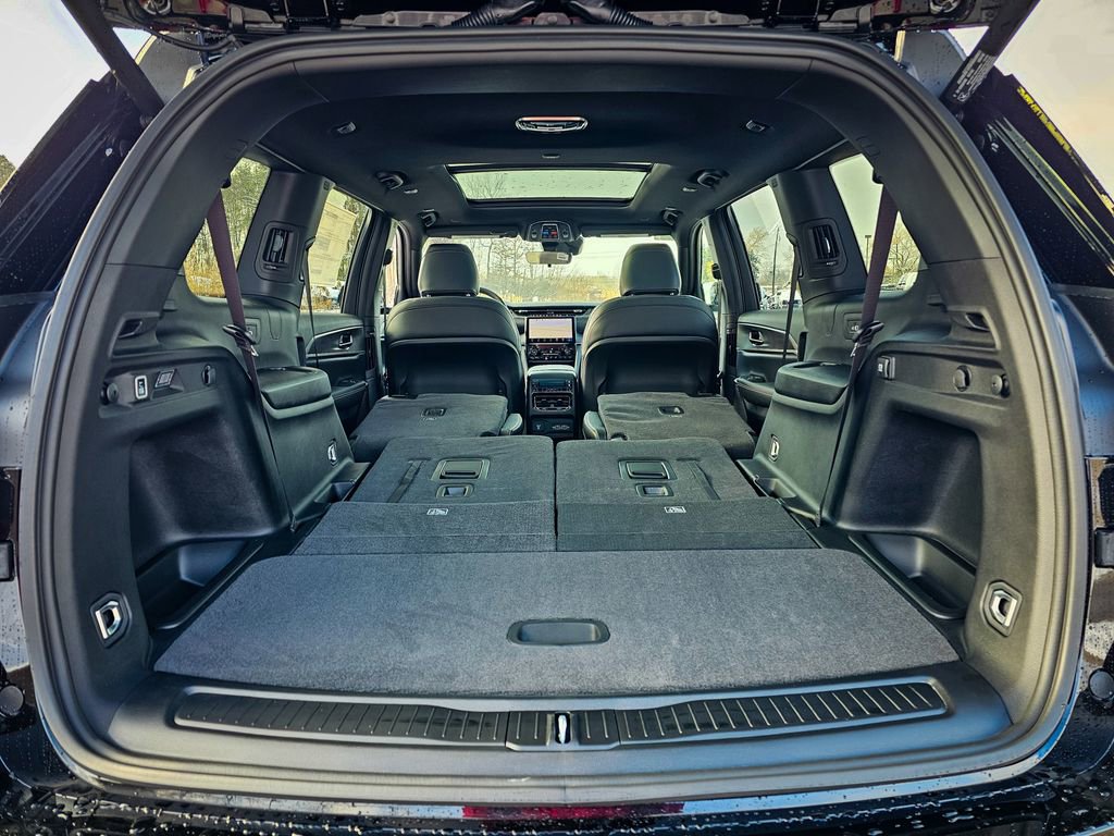 New 2025 Jeep Grand Cherokee L Limited w/ Black Appearance Package image 41