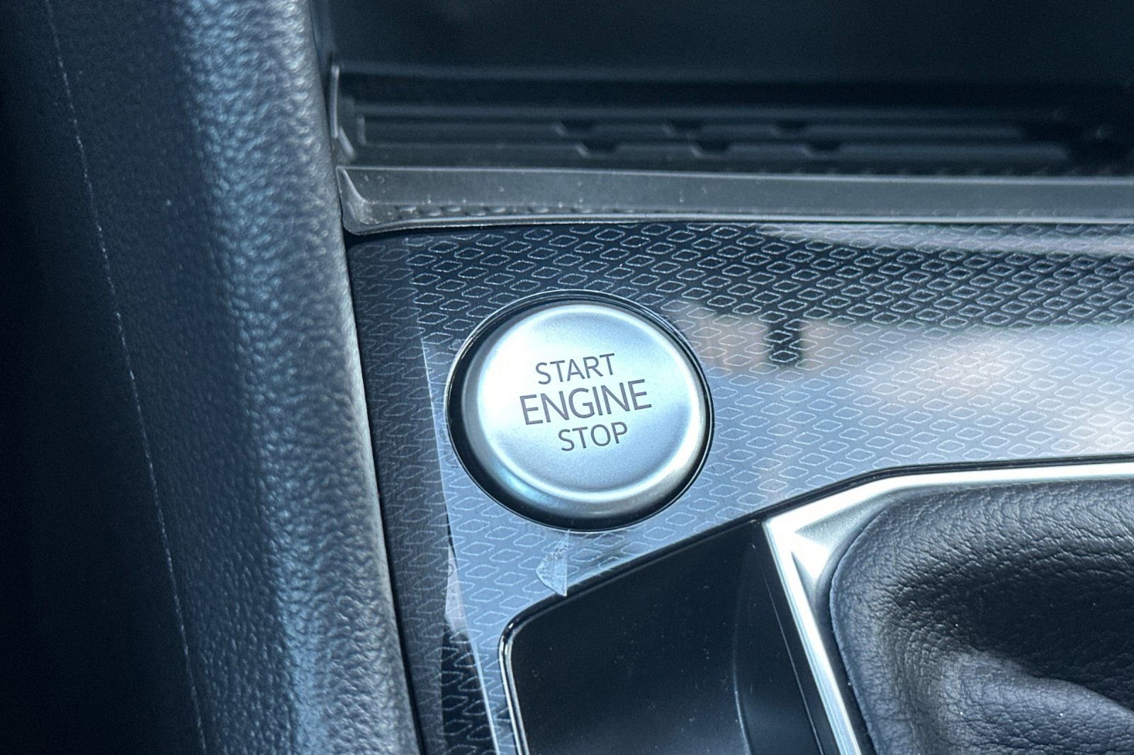 New 2026 Volkswagen Taos SE FWD image 20