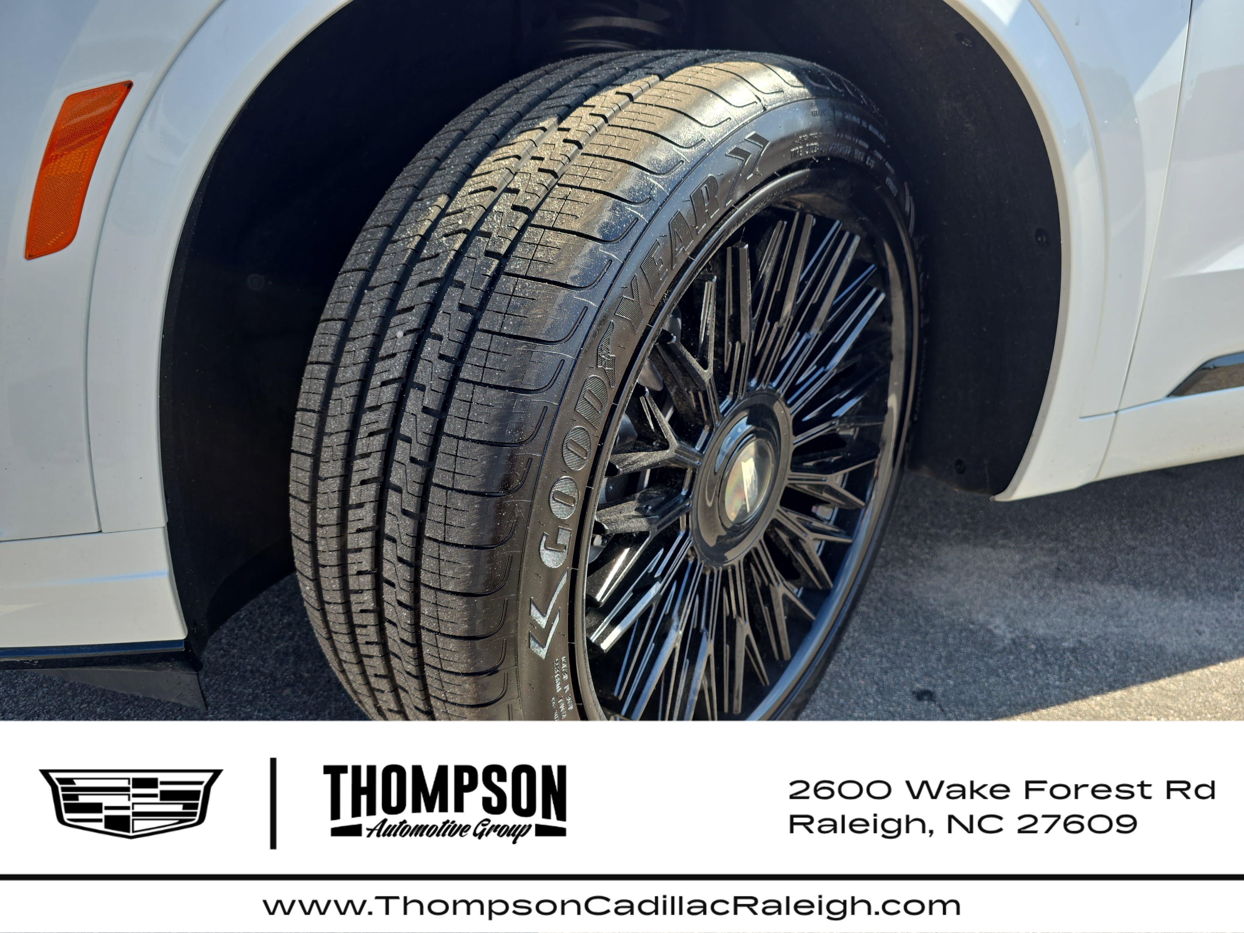 New 2025 Cadillac XT6 Luxury FWD image 33