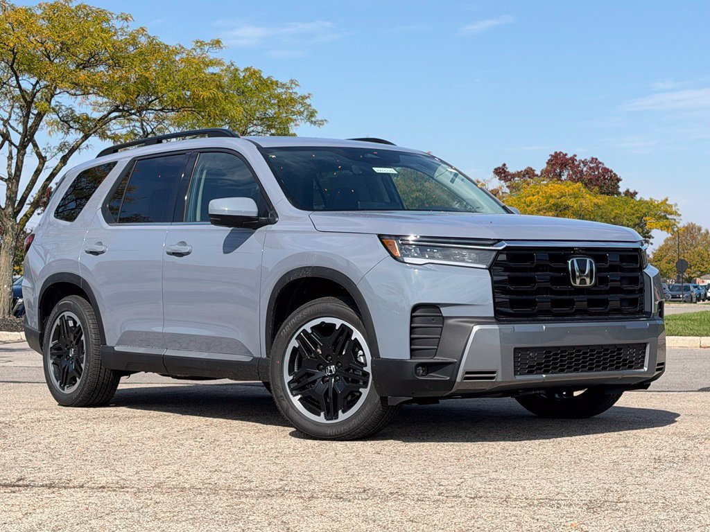New 2026 Honda Pilot Touring image 2