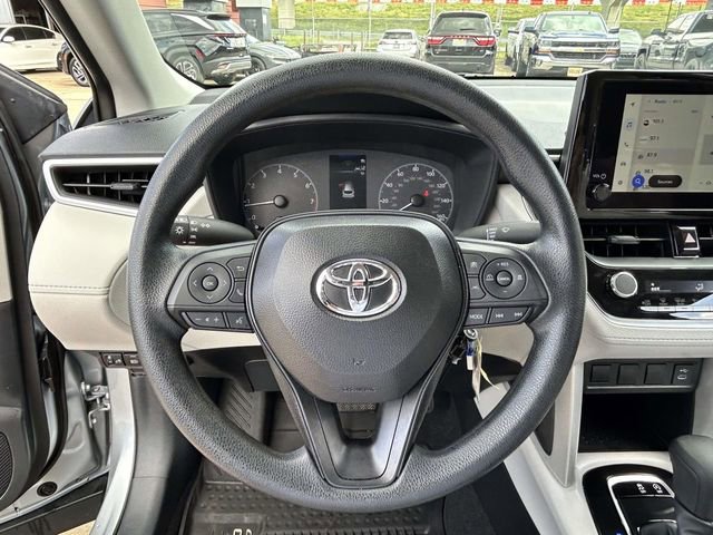 Used 2025 Toyota Corolla Cross L image 21