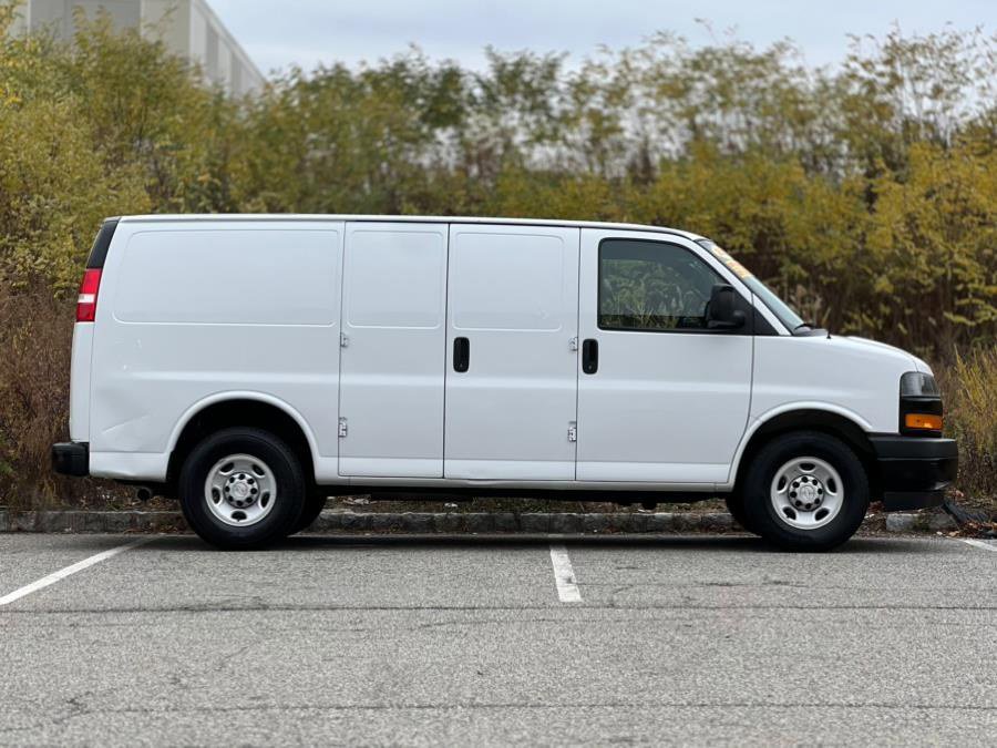 Used 2018 Chevrolet Express 2500 image 9