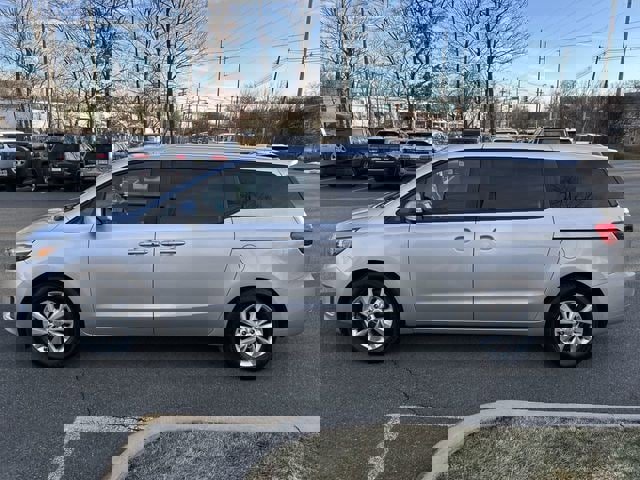 Used 2017 Kia Sedona LX w/ LX Essentials Premium Package image 5