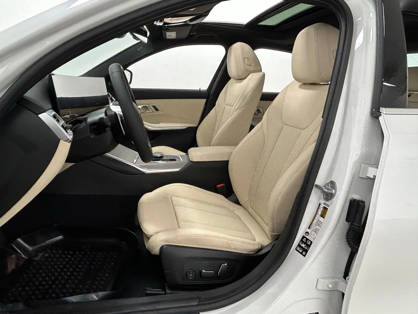 Used 2026 BMW 330i xDrive Sedan w/ Premium Package image 29