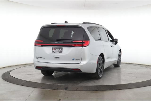 Used 2024 Chrysler Pacifica Premium FWD image 7