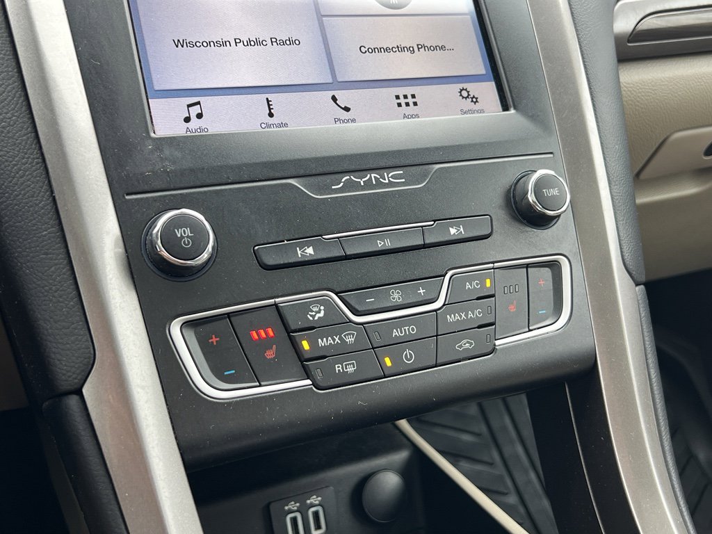 Used 2019 Ford Fusion SEL image 22