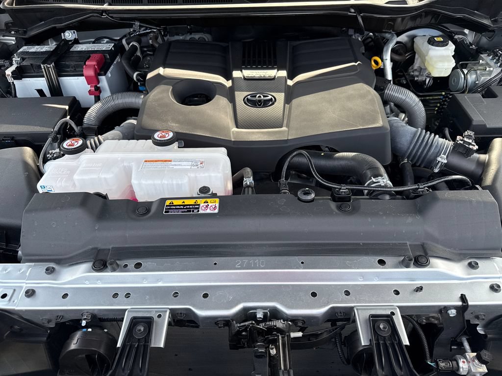 Used 2024 Toyota Tundra Platinum AWD/4WD image 26