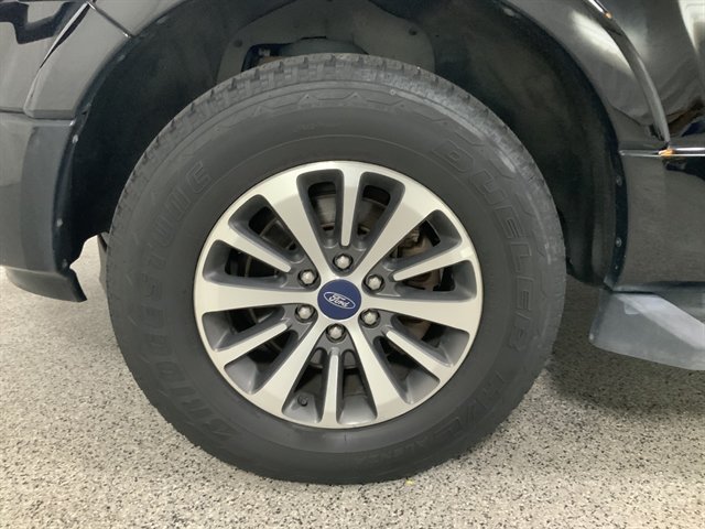 Used 2017 Ford Expedition XLT AWD/4WD image 11