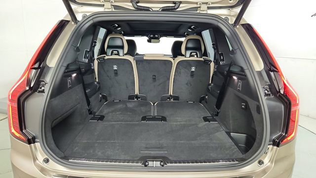 New 2026 Volvo XC90 T8 Plus w/ Protection Package Premier AWD/4WD image 42