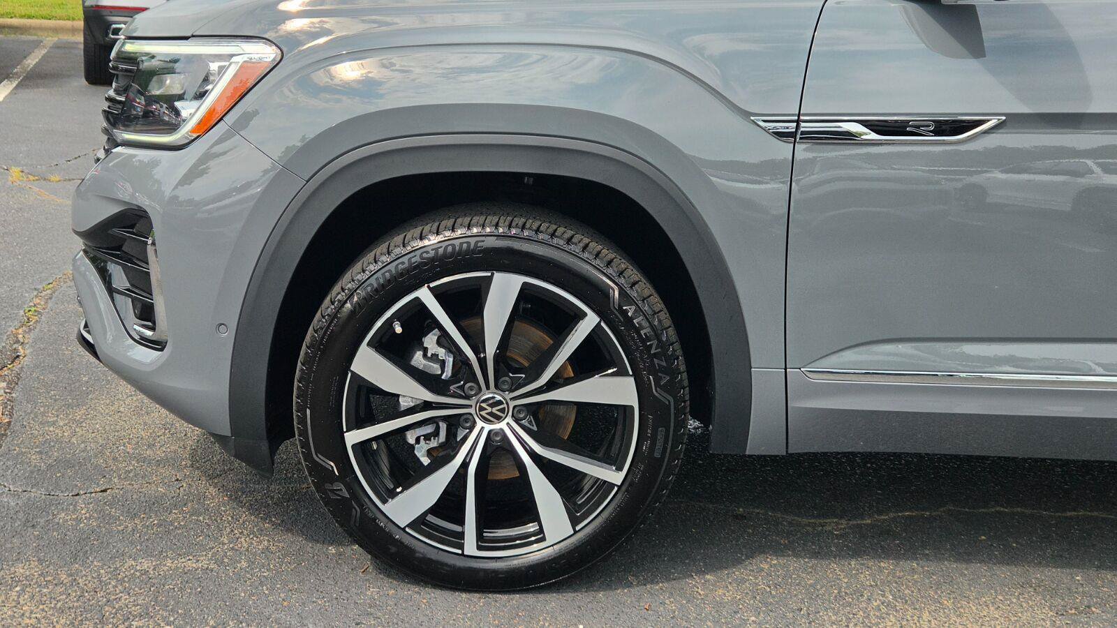 Certified 2025 Volkswagen Atlas SEL Premium R-Line AWD/4WD image 16