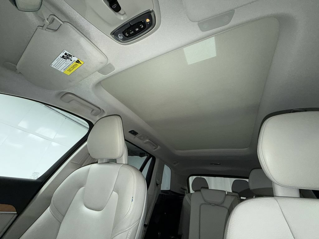 Used 2022 Volvo XC90 T6 Momentum w/ Advanced Package AWD/4WD image 24