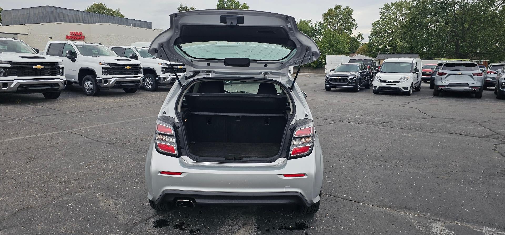 Used 2018 Chevrolet Sonic LT w/ True North Edition FWD image 7