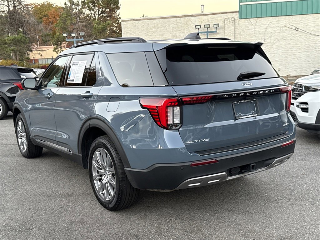Used 2025 Ford Explorer Active w/ Active Comfort Package image 5
