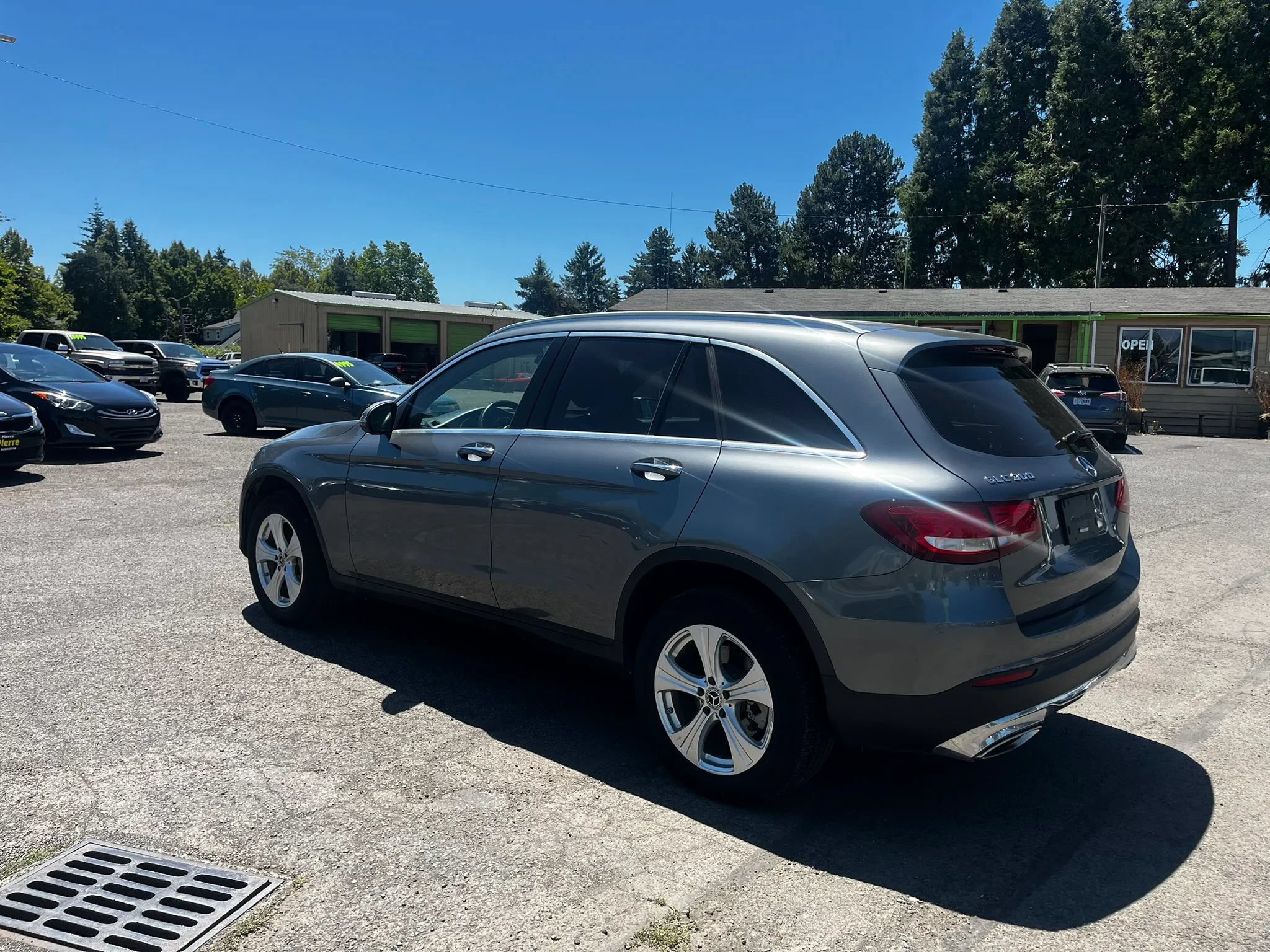 Used 2017 Mercedes-Benz GLC 300 4MATIC image 5