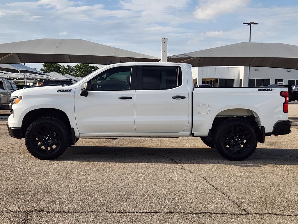 Certified 2024 Chevrolet Silverado 1500 Custom Trail Boss w/ Dark Appearance Package AWD/4WD image 4