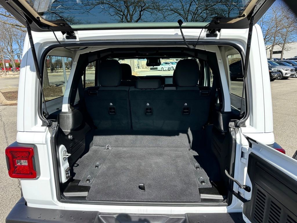 Used 2025 Jeep Wrangler Unlimited Sahara w/ Safety Group image 11