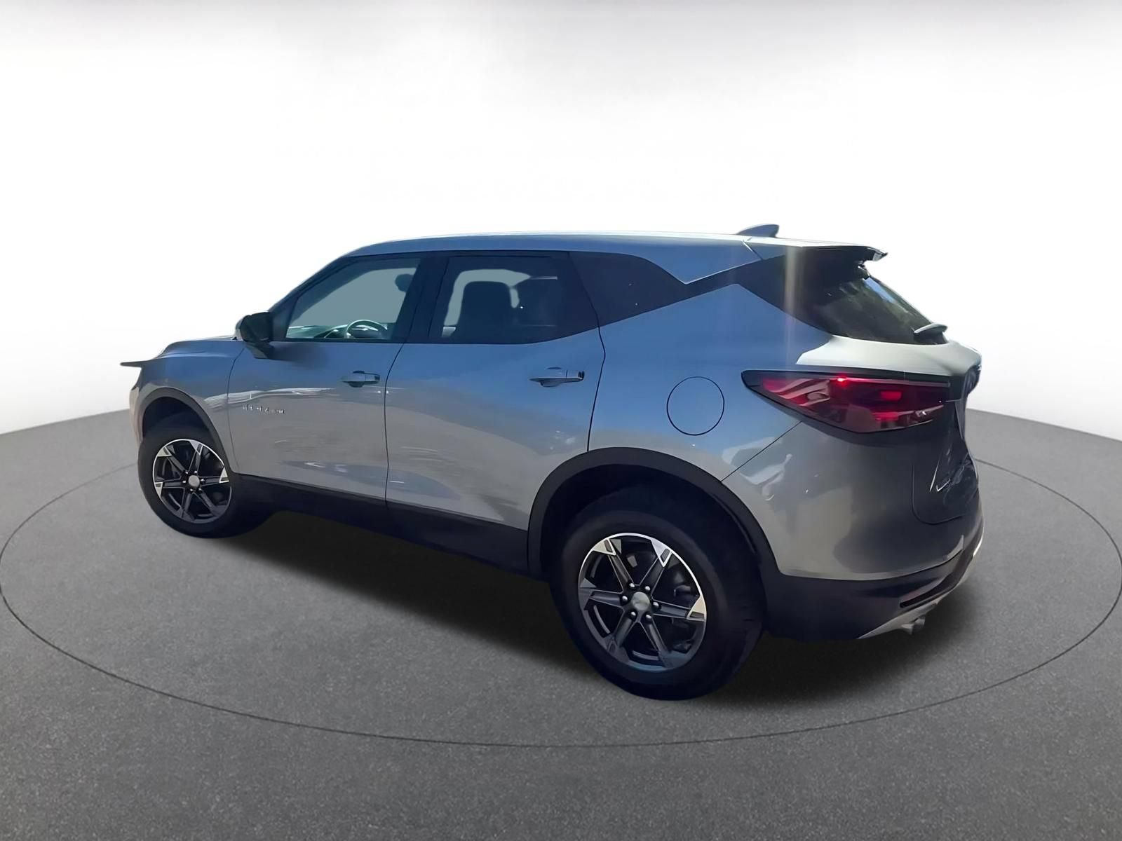 Used 2025 Chevrolet Blazer LT FWD image 9