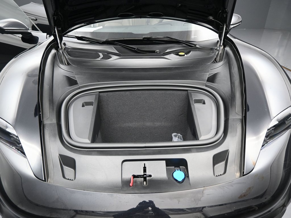 Used 2023 Porsche Taycan image 36