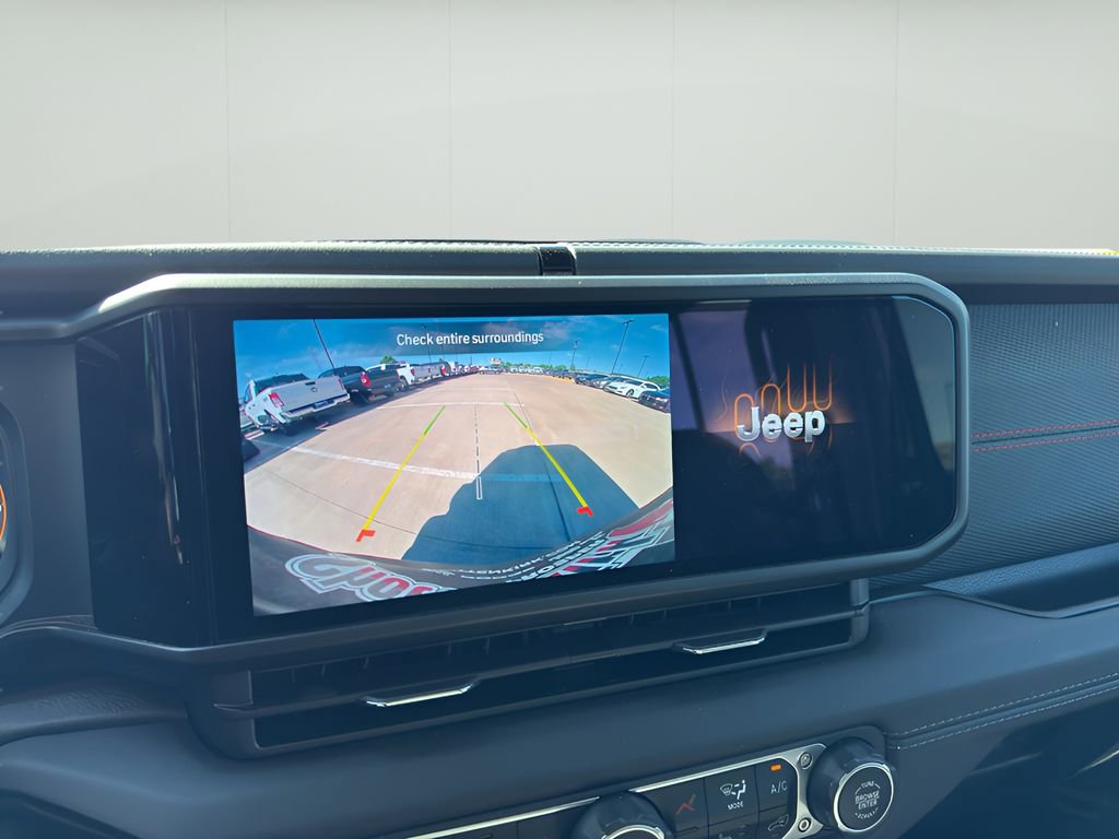 Used 2024 Jeep Wrangler Unlimited Rubicon w/ Convenience Group image 12