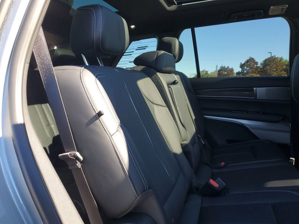 New 2026 Cadillac Vistiq Sport image 26