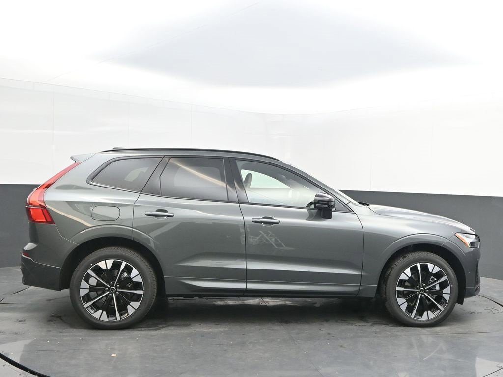 New 2026 Volvo XC60 B5 Plus w/ Climate Package image 8