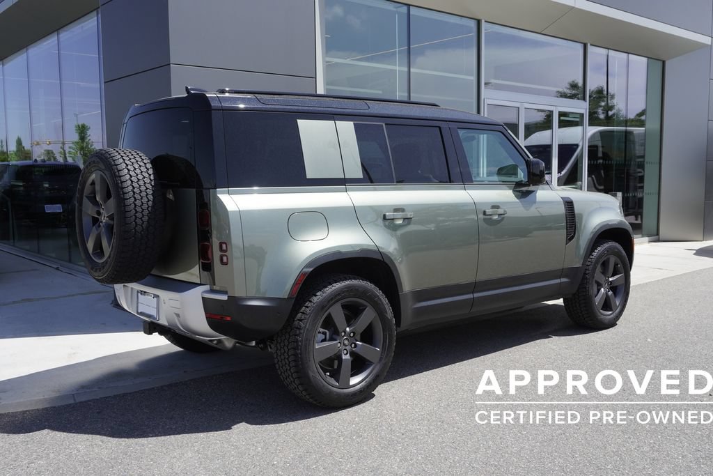 Used 2025 Land Rover Defender 110 S AWD/4WD image 4