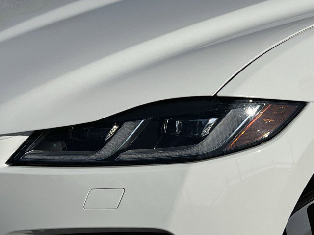 Used 2024 Jaguar F-PACE R-Dynamic S image 12