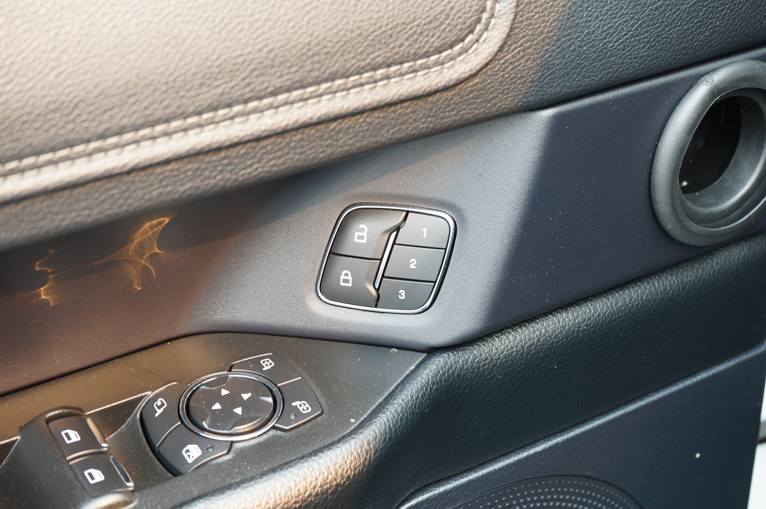 Used 2021 Ford Expedition Limited image 14