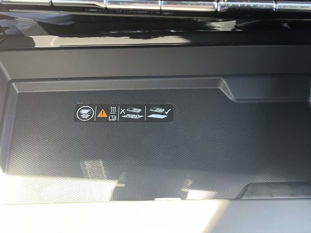 New 2026 Chevrolet Suburban Premier image 24