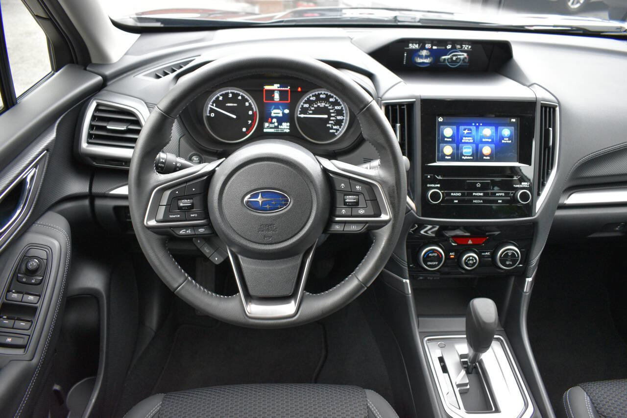 Used 2023 Subaru Forester Premium image 18