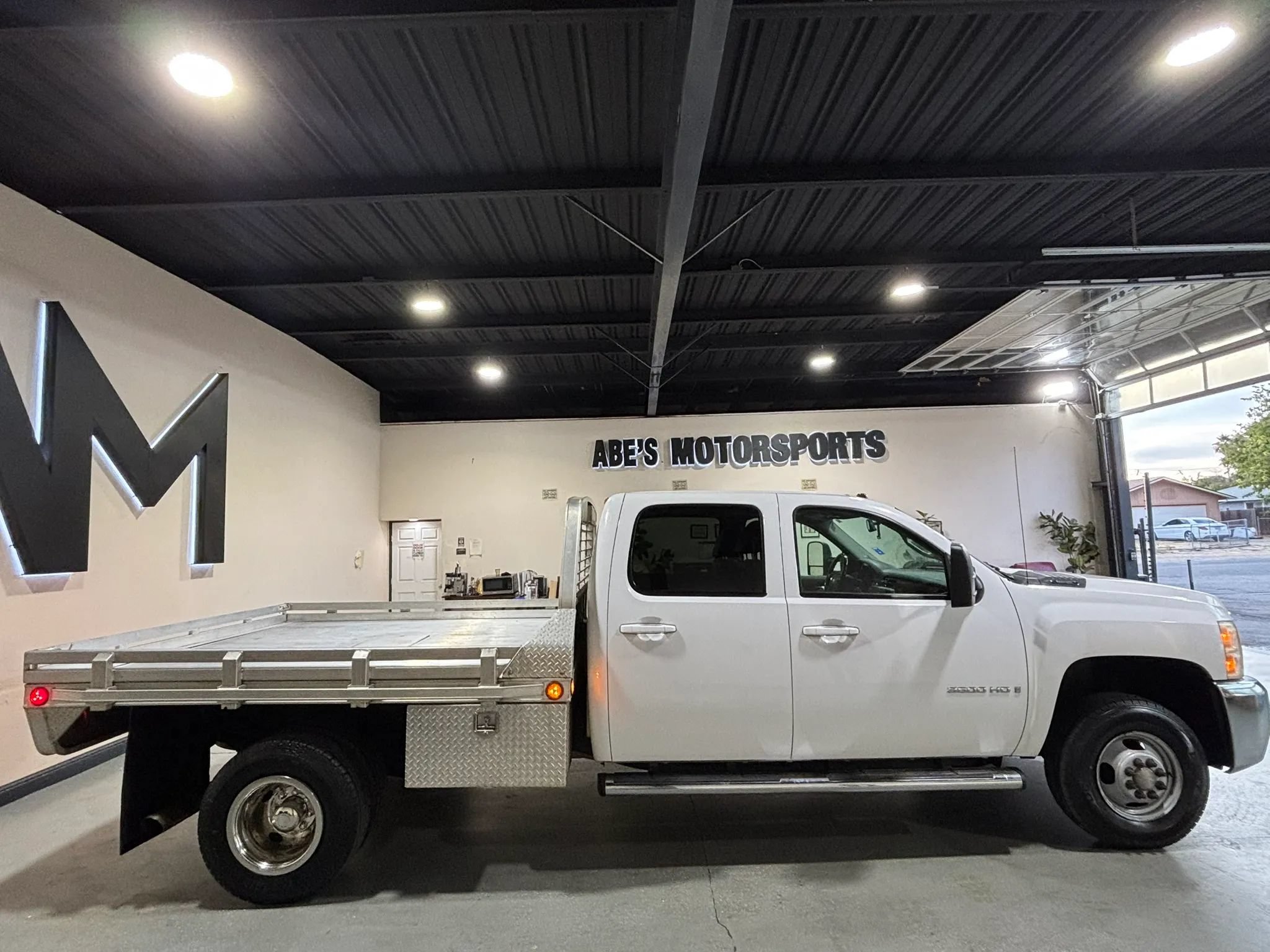 Used 2007 Chevrolet Silverado 3500 LTZ AWD/4WD image 4