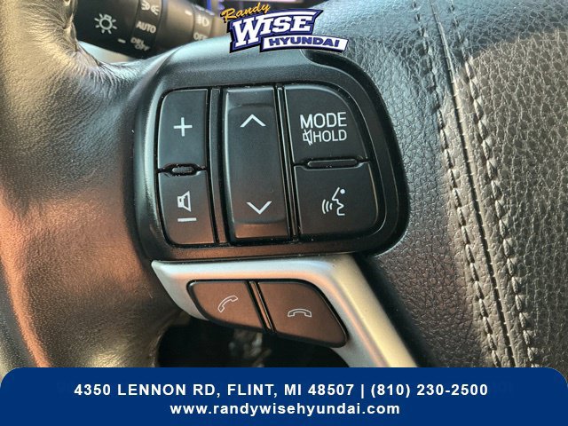 Used 2019 Toyota Highlander XLE FWD image 22