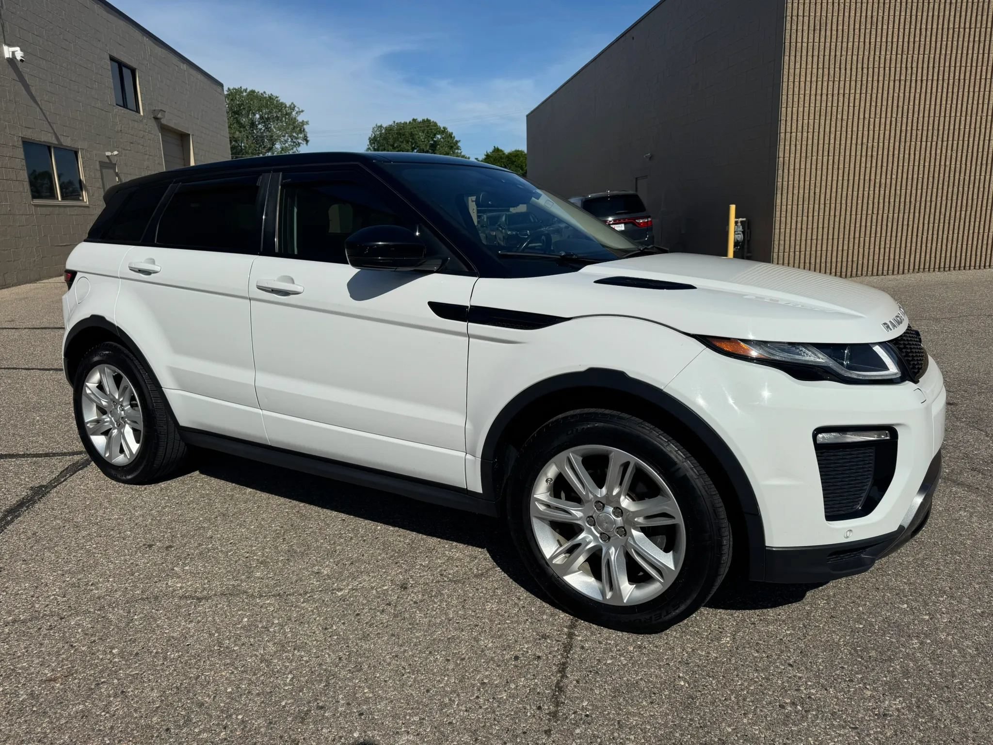Used 2016 Land Rover Range Rover Evoque HSE Dynamic AWD/4WD image 12