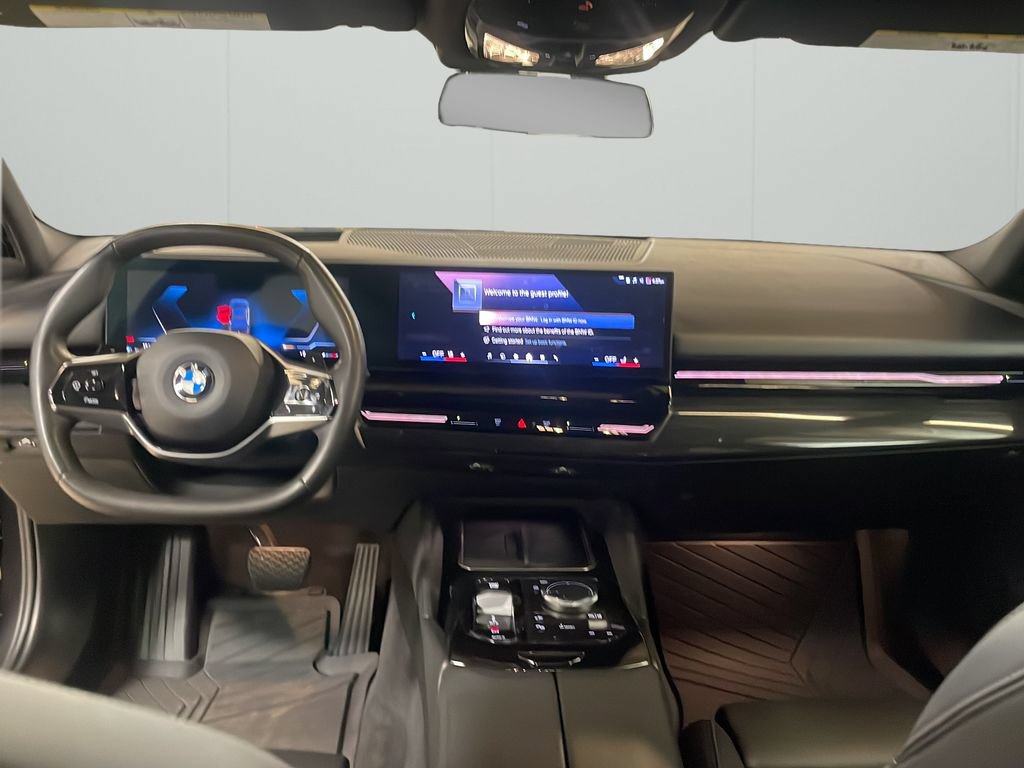 Used 2024 BMW 530i xDrive AWD/4WD image 13