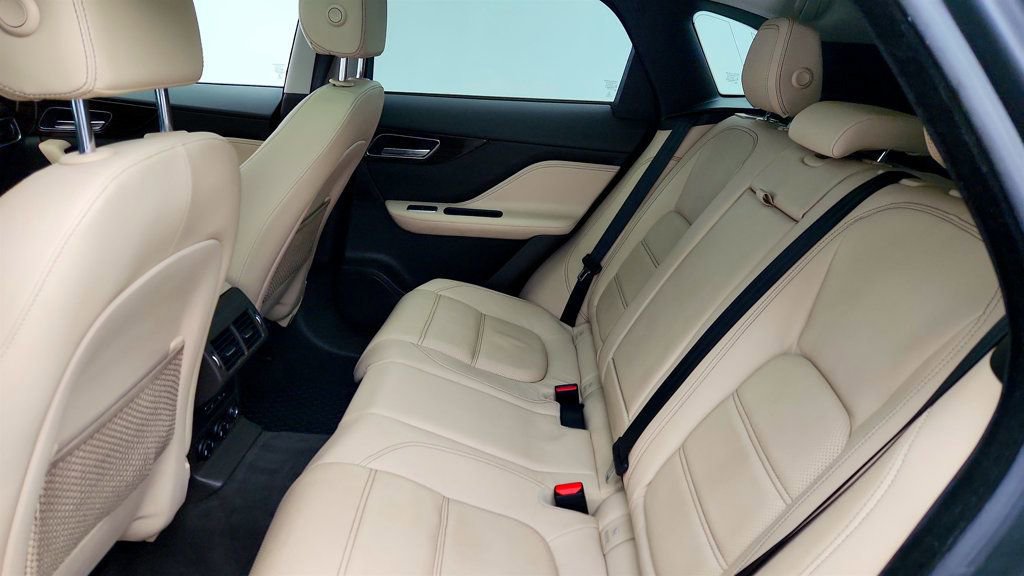 Used 2018 Jaguar F-PACE Prestige image 22