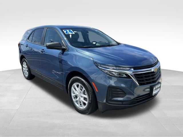 Used 2024 Chevrolet Equinox LS w/ LS Convenience Package image 3