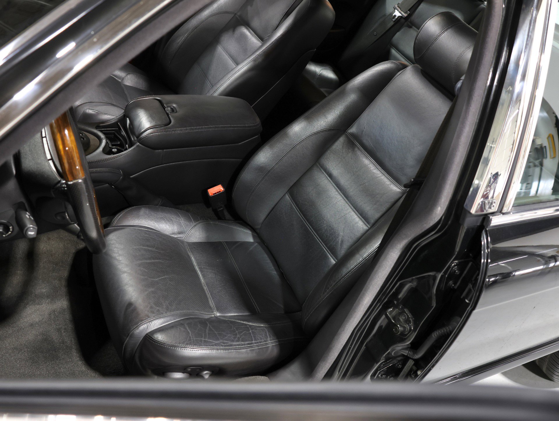 Used 1998 Jaguar XJ8 RWD image 69