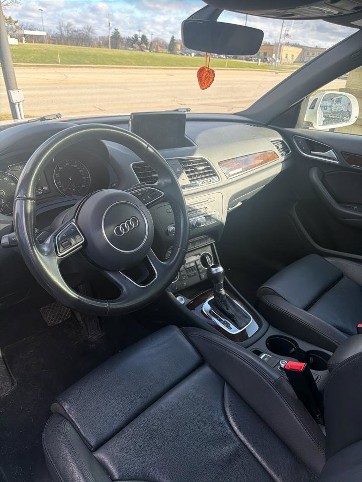 Used 2018 Audi Q3 2.0T Premium Plus w/ Premium Plus Package AWD/4WD image 3