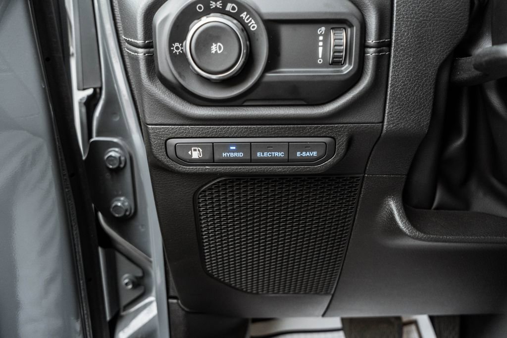 Used 2025 Jeep Wrangler Unlimited Sahara image 19