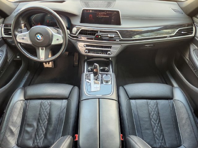 Used 2022 BMW 750i xDrive w/ M Sport Package AWD/4WD image 23
