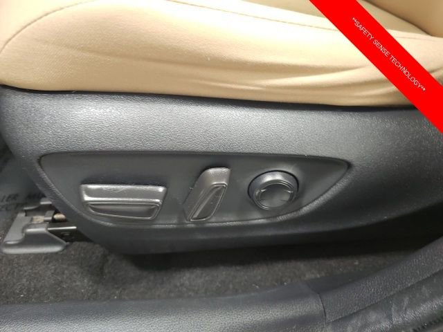 Used 2019 Toyota RAV4 XLE w/ Convenience Package image 16