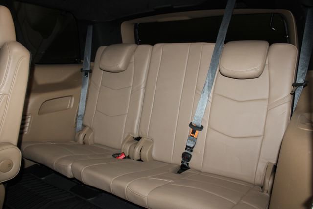Used 2019 Cadillac Escalade Platinum AWD/4WD image 14
