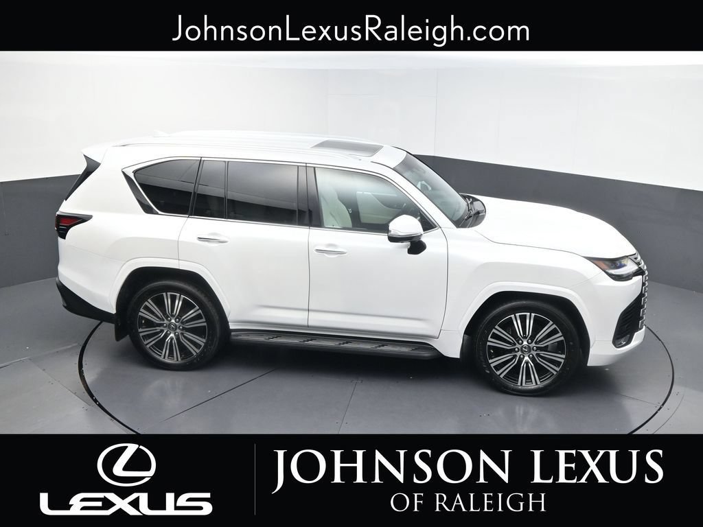Used 2023 Lexus LX 600 4WD w/ Luxury Package image 28
