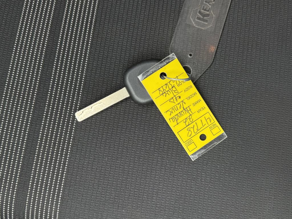 Used 2022 Hyundai Venue SEL image 28