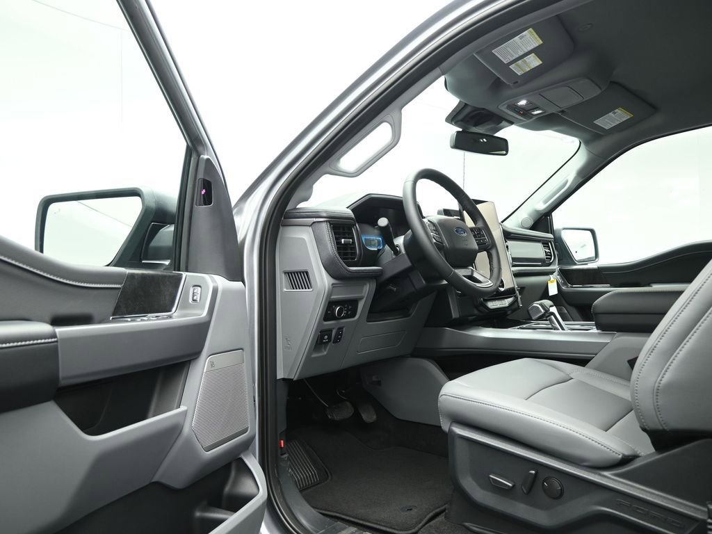 New 2025 Ford F150 Lightning Flash AWD/4WD image 8