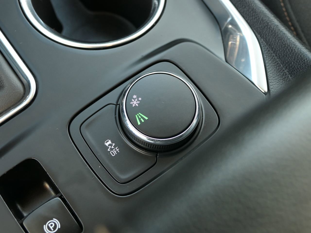 Used 2020 Chevrolet Traverse LS w/ LPO, Blackout Package image 22