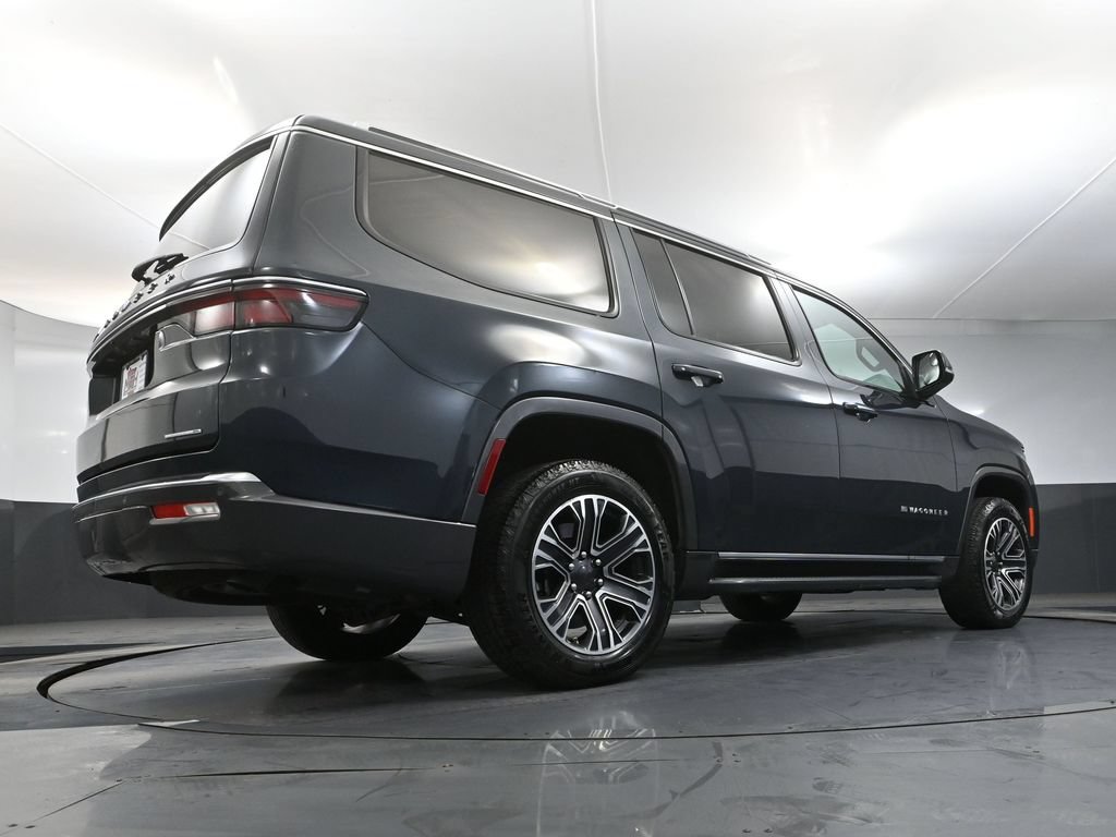 Used 2022 Jeep Wagoneer Series III AWD/4WD image 55