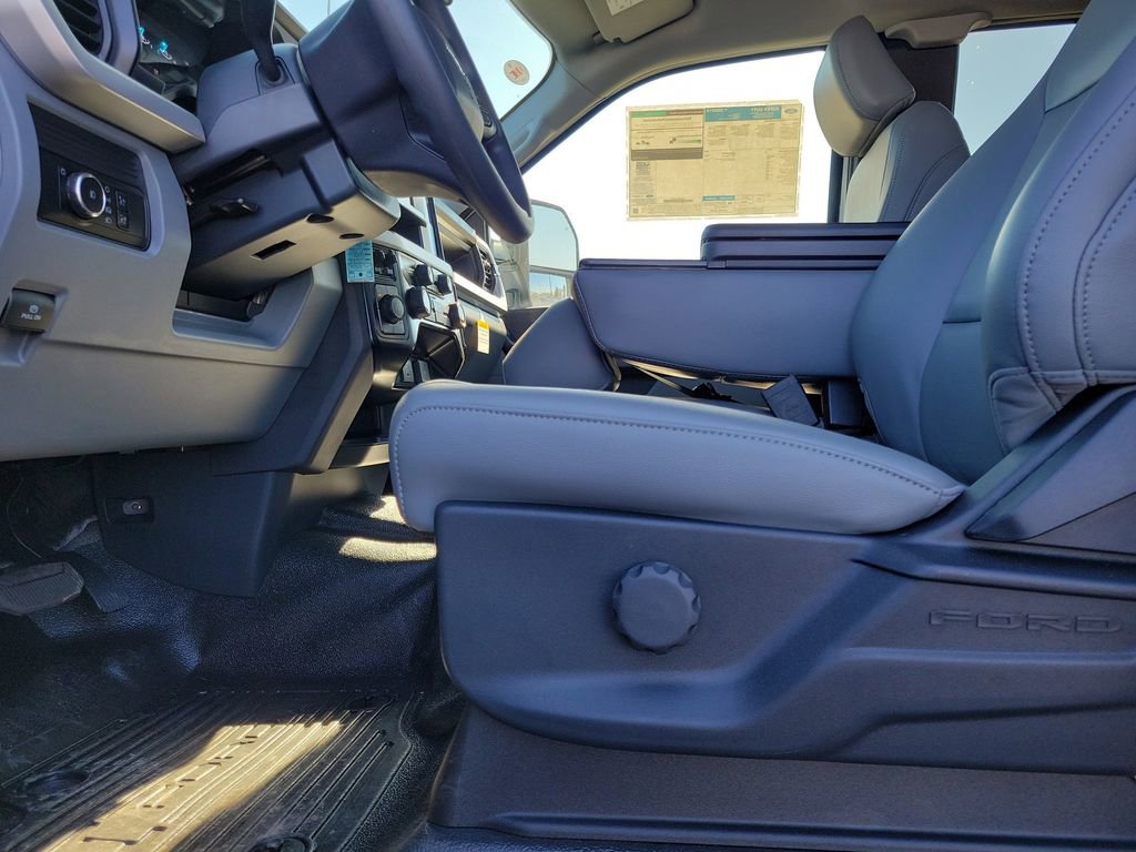 New 2025 Ford F350 XL w/ XL Chrome Package image 16